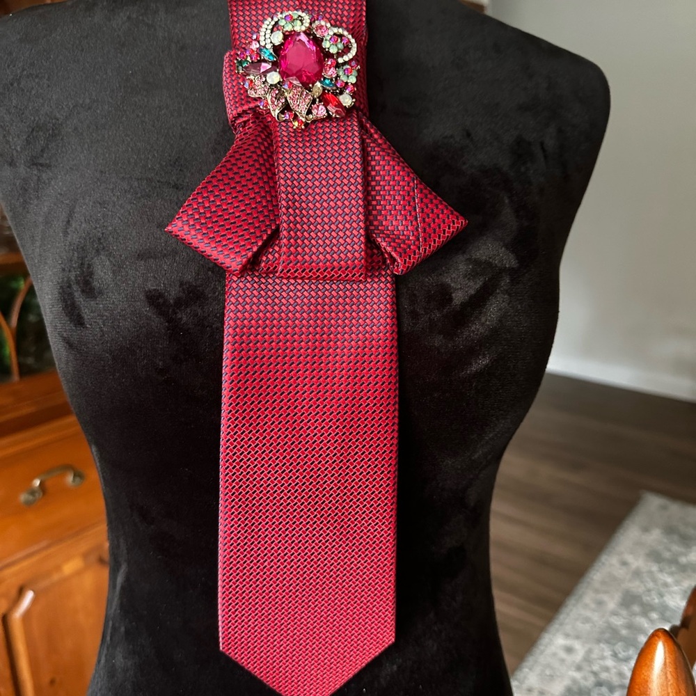 OOAK Neck Tie Necklace with Brilliant Color Stones Brooch - Picture 13 of 14